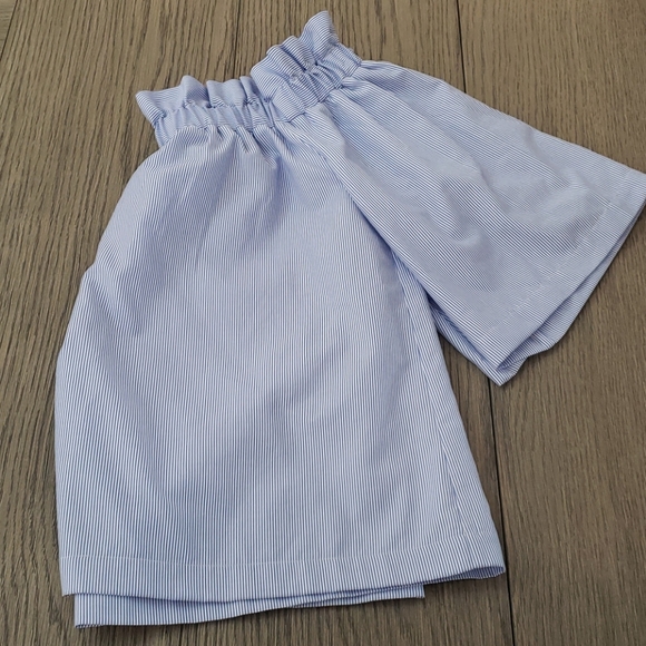 H&M Off the Shoulder Blouse - Picture 1 of 5